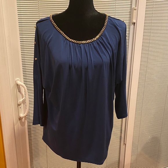 Chic Chain-Embellished Blue Blouse - Picture 1 of 5